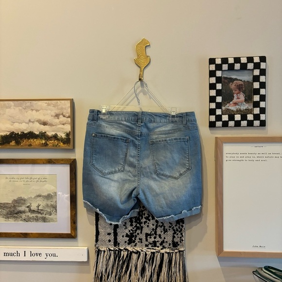 kensie jeans denim shorts - Picture 3 of 5